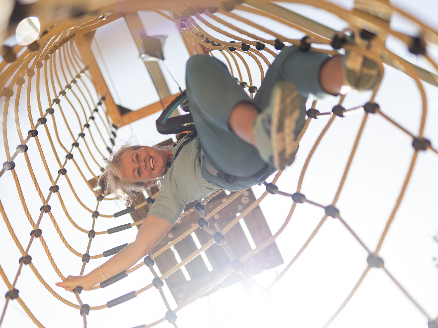 Kletterkamin im Kletterpark am Untreusee.
